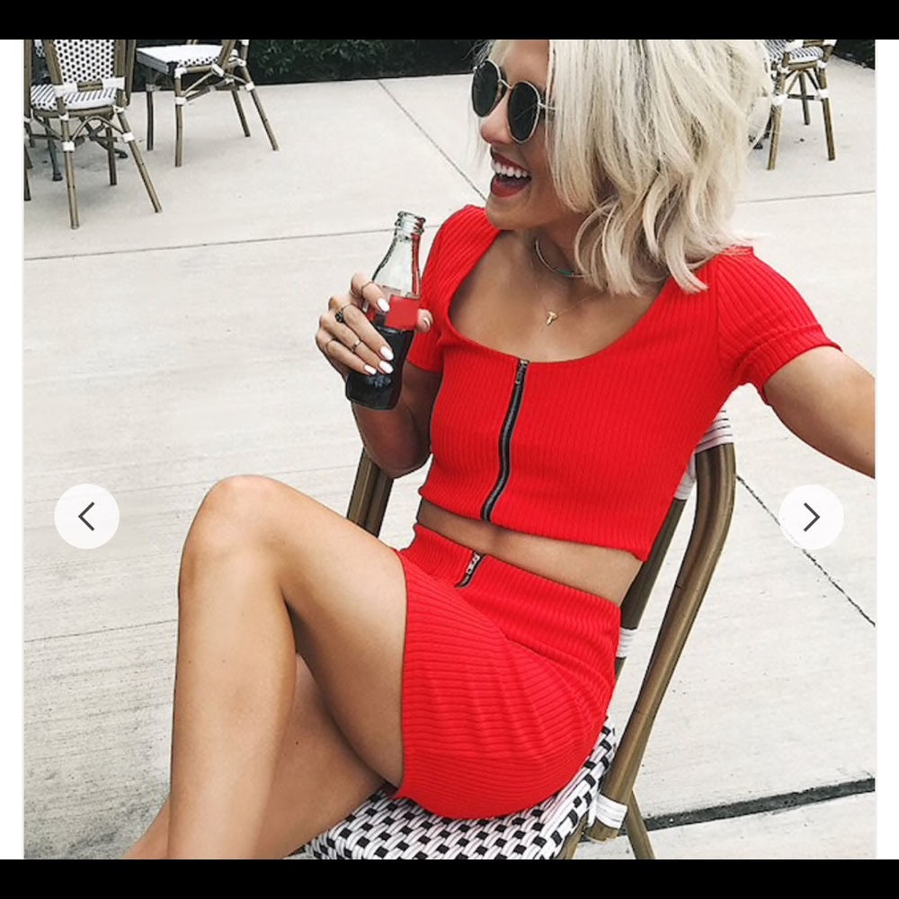 ‍♀️BOGO‍♀️ Ribbed Zipper-Front Crop Top